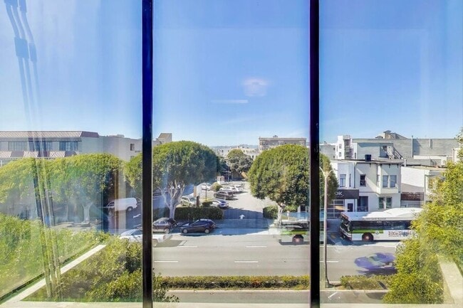 Building Photo - 2137 Lombard St
