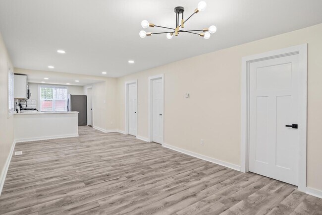 Building Photo - 3949 Hoyt Ave