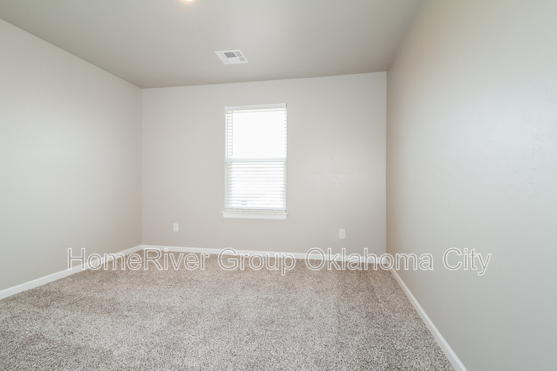 Building Photo - 1604 Ruby Dr