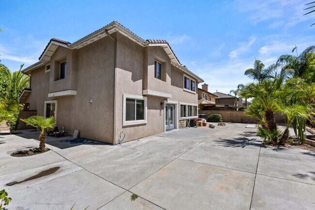 Building Photo - 16636 China Berry Ct