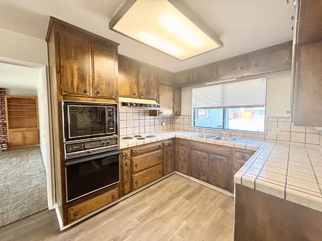 Building Photo - 646 Grambling Ct