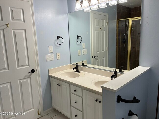 Building Photo - 17 Calabash Dr