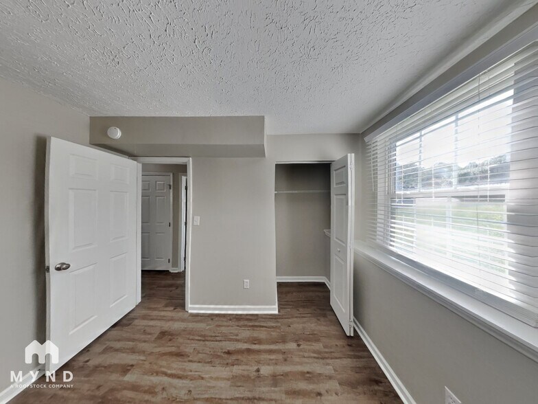 Building Photo - 1106 Lady Banks Dr