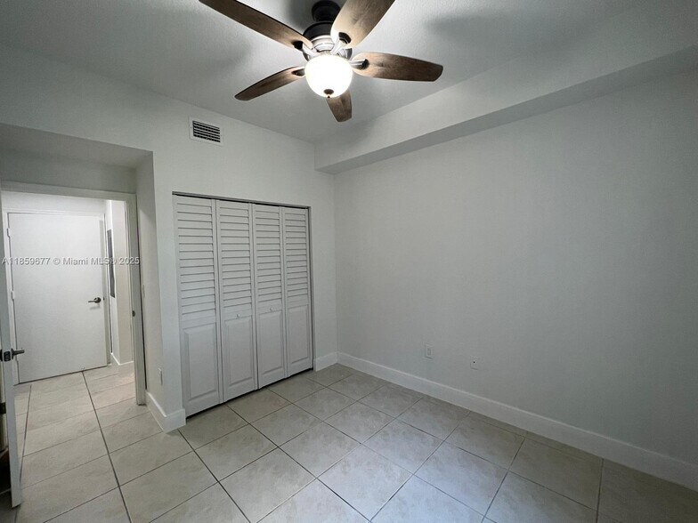 Building Photo - 7220 NW 114th Ave