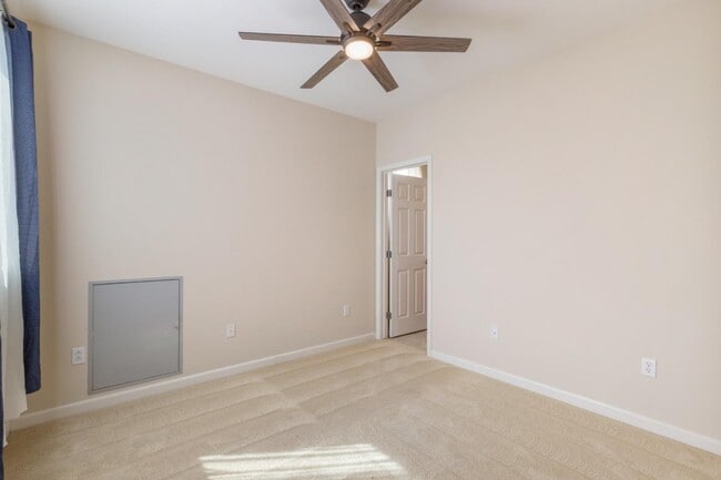 Building Photo - 307 Bautista Pl