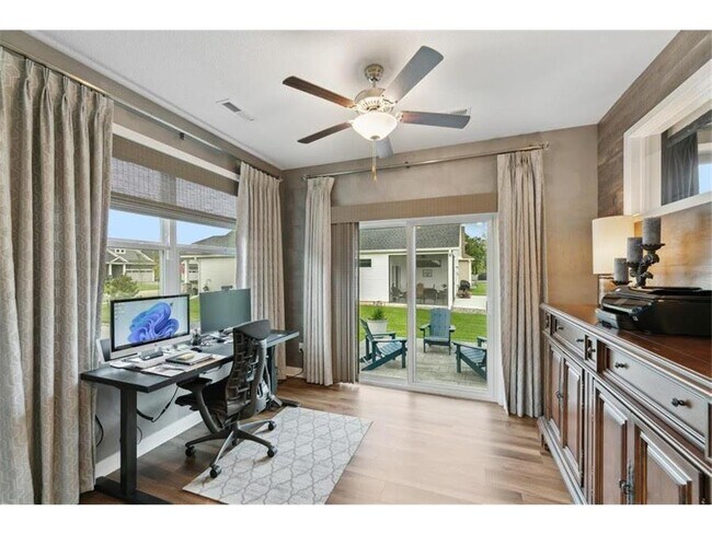 Building Photo - 9337 Bridle Way