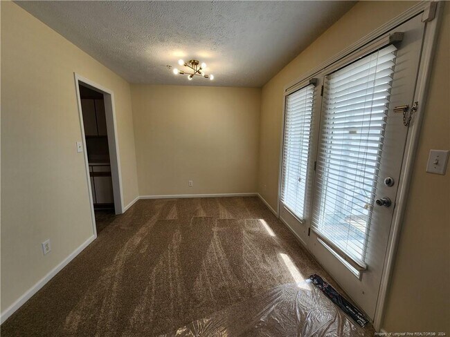 Building Photo - 264 Waterdown Dr