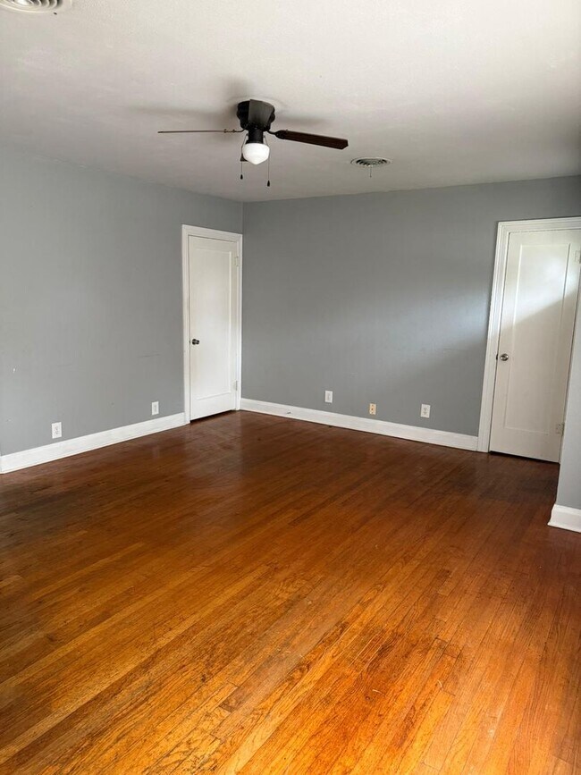 Building Photo - 3330 12th St