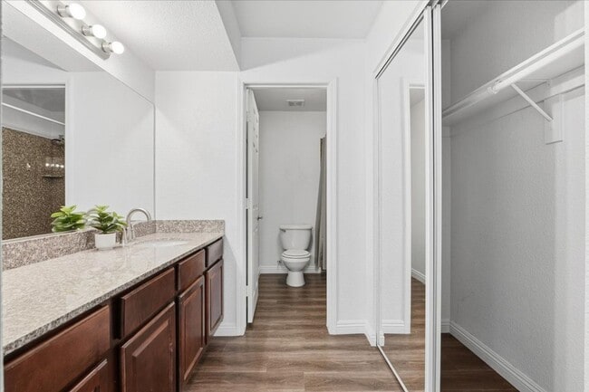 Building Photo - 2606 S Durango Dr