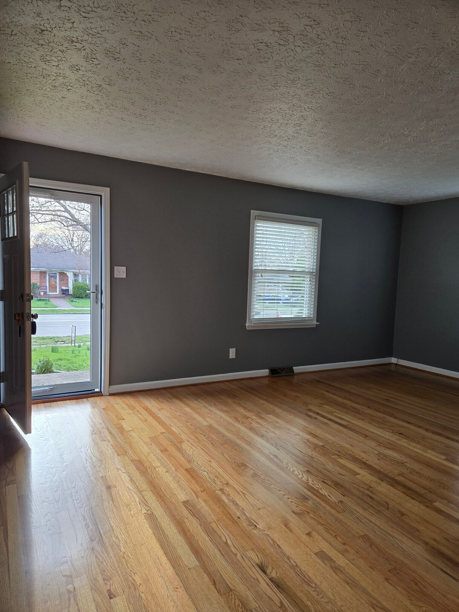 Building Photo - 2113 Saint Michael Dr