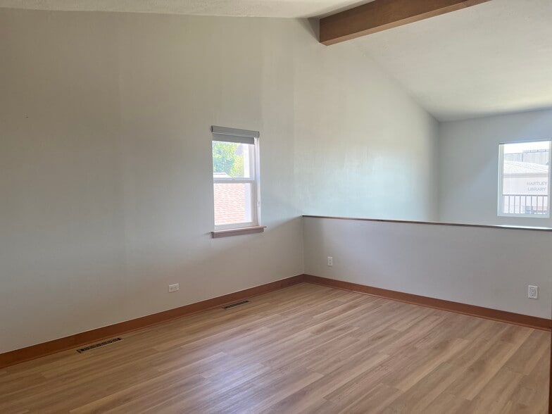 Loft Bedroom - 90 1st St SE