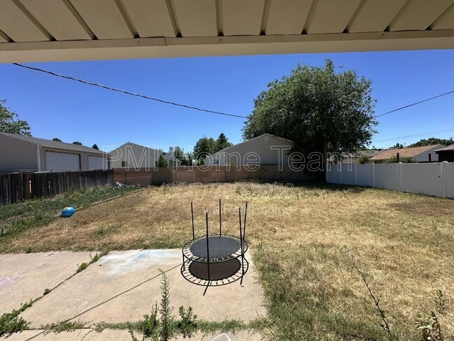 Building Photo - 273 Laker Wy