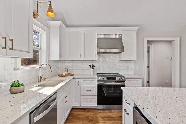 Building Photo - 5512 Vaught Dr