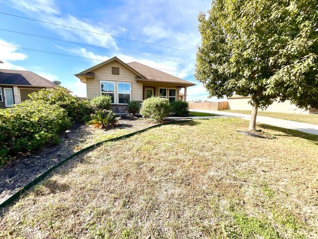 Building Photo - *COMING SOON* Charming 3-Bedroom Home in Prime New Braunfels Location!