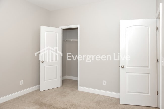 Building Photo - 100 Edensmith Dr