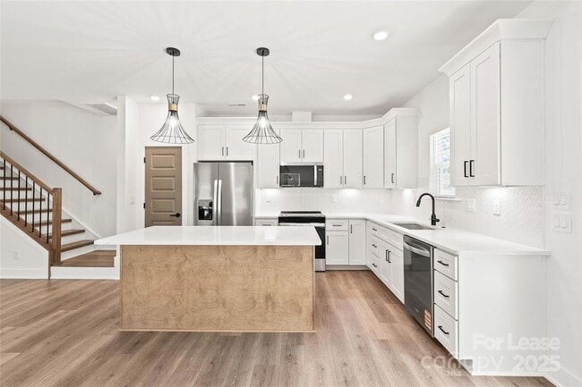 Building Photo - 2019 Wilson Ave