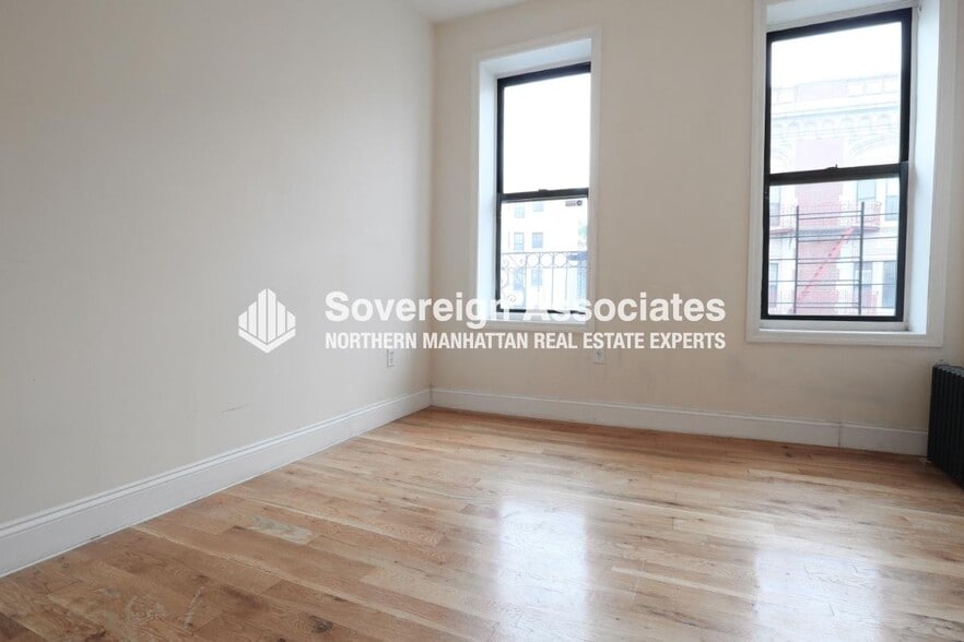 Building Photo - 573 W 159th St