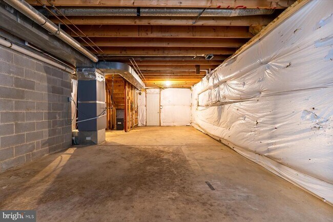 Building Photo - 2942 S Haven Dr