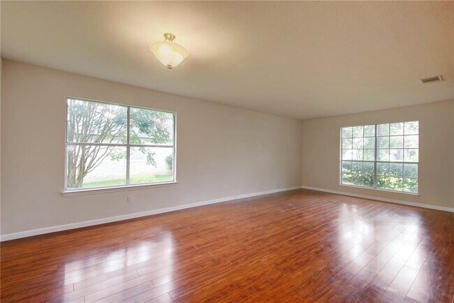 Building Photo - 13304 Humphrey Dr