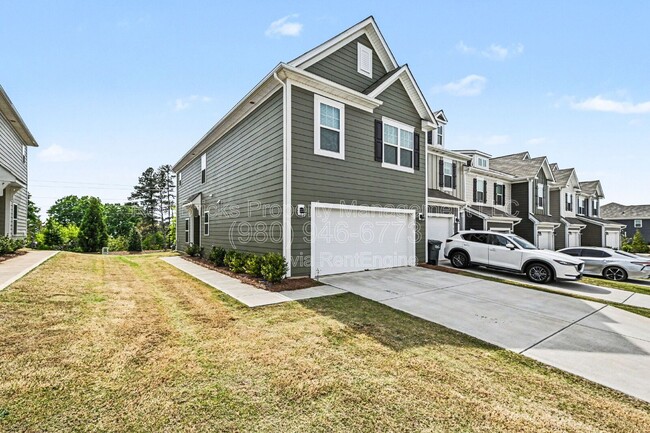 Building Photo - 2785 Yeager Dr NW