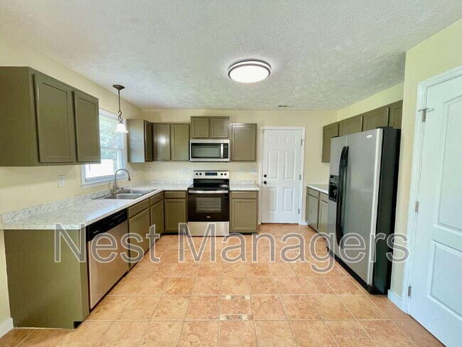 Building Photo - 172 Finch Rd