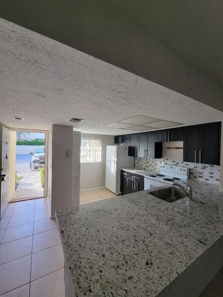 Building Photo - 104 Palm Beach Trace Dr