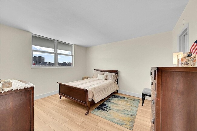 Building Photo - 2731 NE 14th Street Causeway