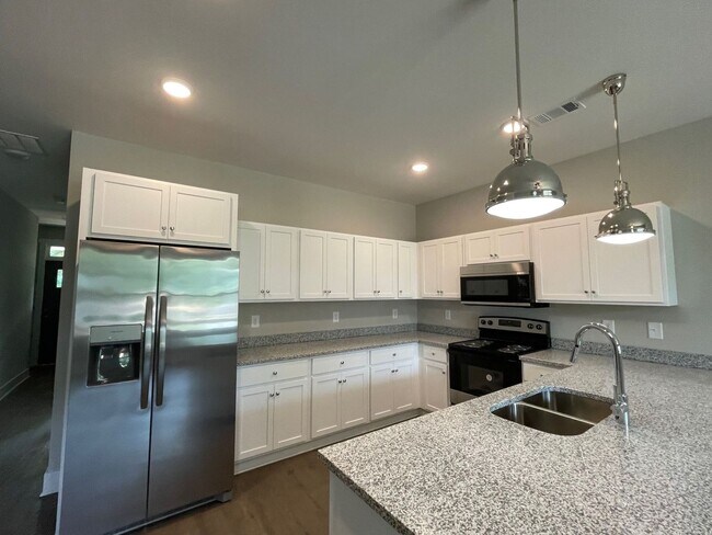 Building Photo - 249 Madison Heights