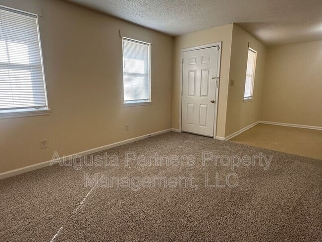 Building Photo - 4613 Renee St