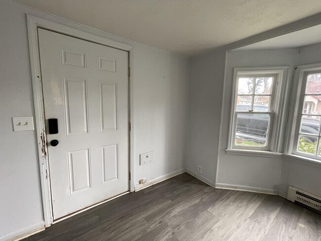 Building Photo - 1910 20th St NE