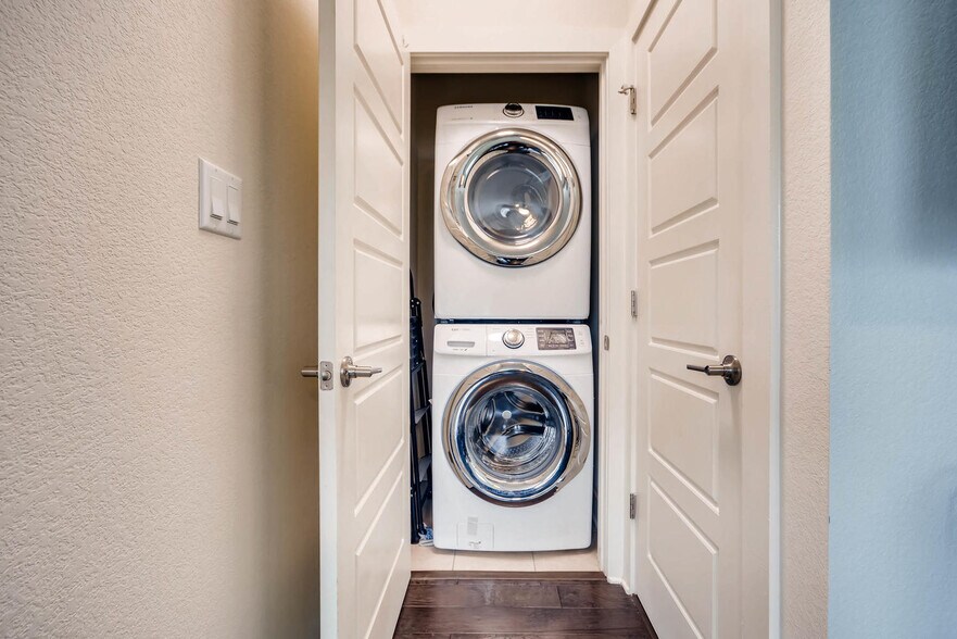 Washer / Dryer - 1916 tripshaw lane