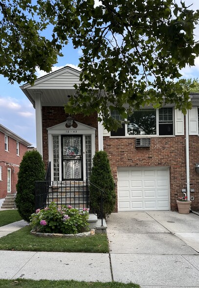 Front Entrance - 1843 Clintonville St