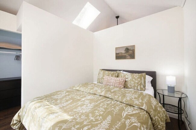 Building Photo - 2156 W 34th Pl