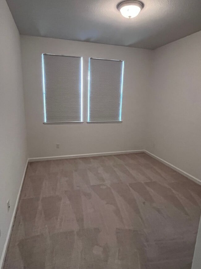 Building Photo - BEAUTIFUL HOME IN ROSEVILLE IN THE GATED COMMUNITY OF STONE POINT!!