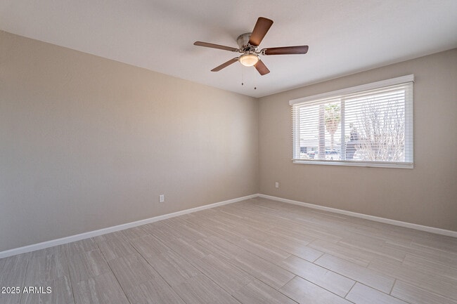 Building Photo - 1274 E Hermosa Dr