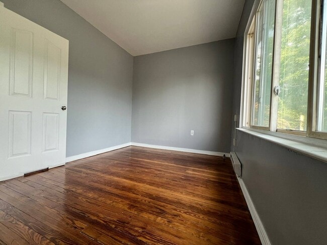 Building Photo - 27 Alton Pl