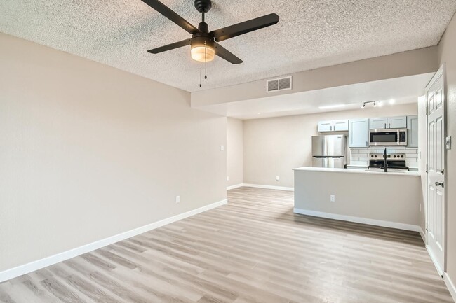 A1 Renovated - 1 Bed 1 Bath - Rise on McClintock