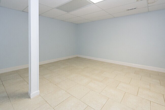 Building Photo - 5485 Forest Falls Dr