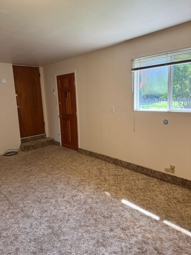 Building Photo - 1270 W Hilliard Ln