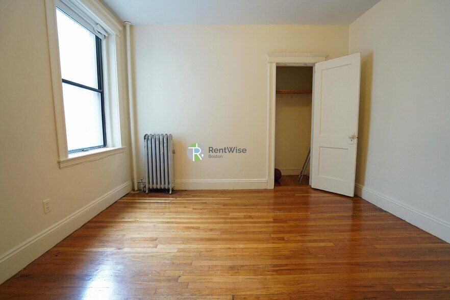 Building Photo - 1144 Commonwealth Ave