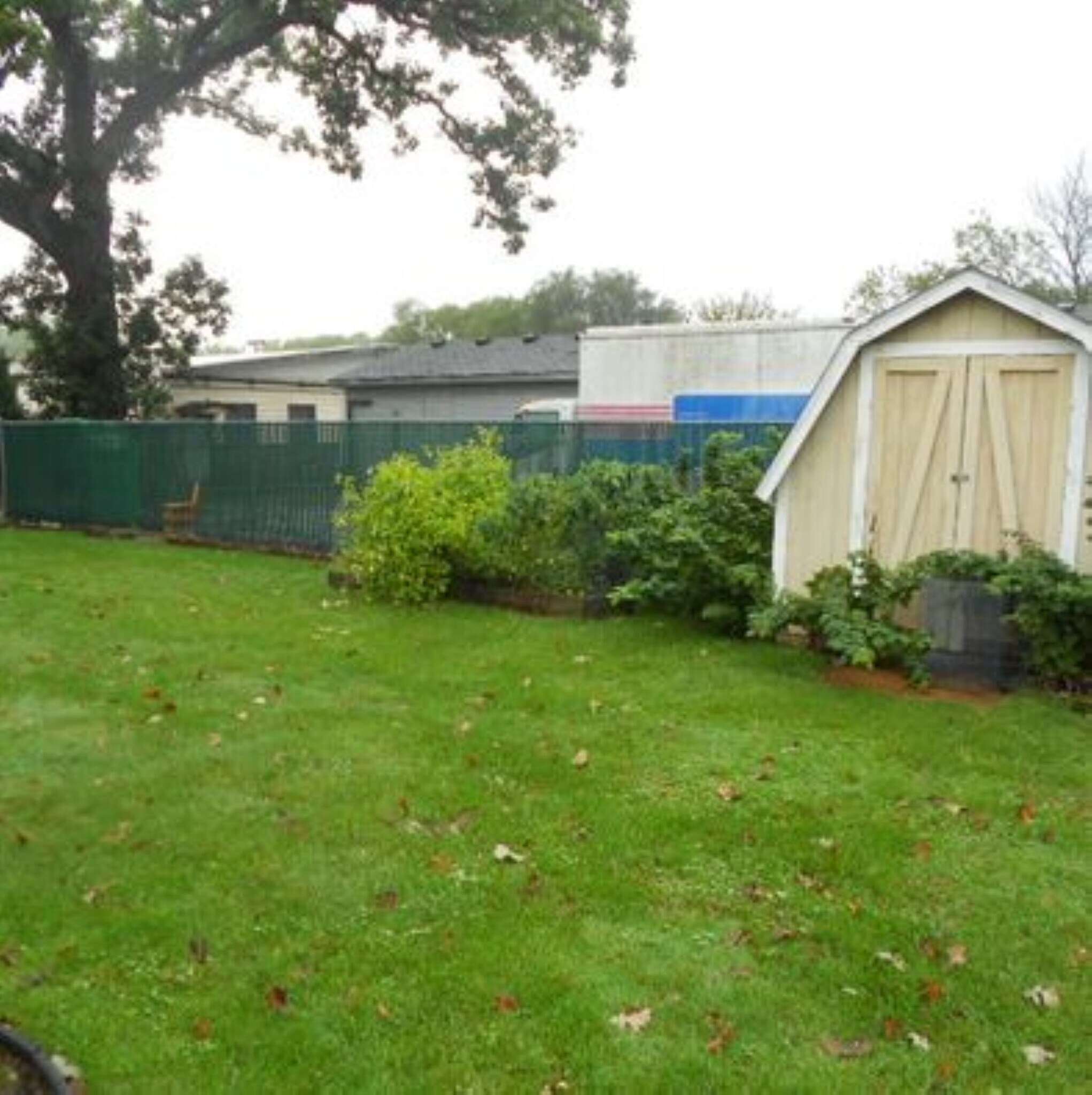 Building Photo - 112 E Dean Ave