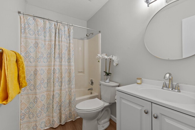 Building Photo - 1636 Mill Oak Dr