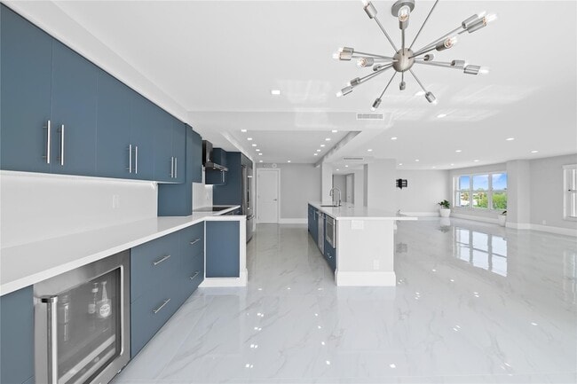 Building Photo - 3900 Galt Ocean Dr