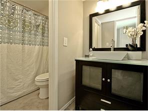 Full Bath - 1202 Newning Ave