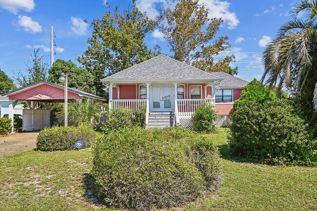 Building Photo - 2340 Grand Oaks Ln