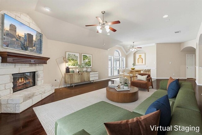 Building Photo - 16305 Almaden Dr