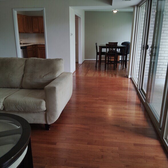 Building Photo - 14622 Bauer Dr