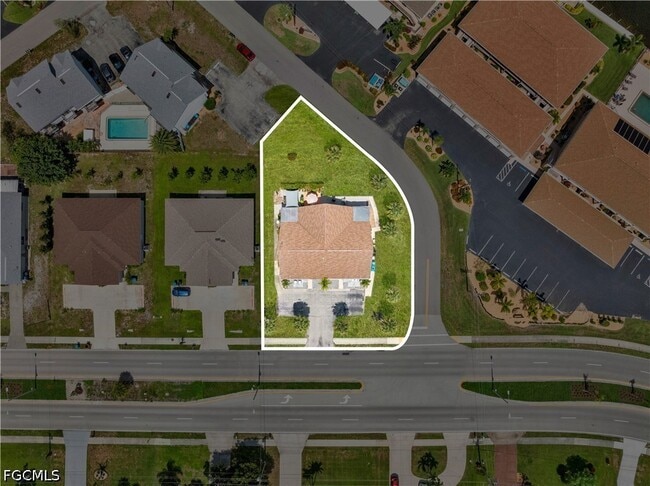 Building Photo - 4353 Country Club Blvd