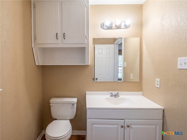 Building Photo - 223 Blanket Dr