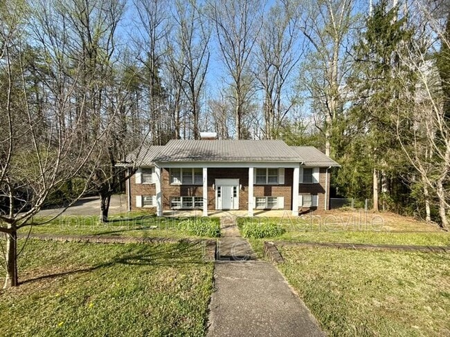 Building Photo - 161 Dogwood Dr